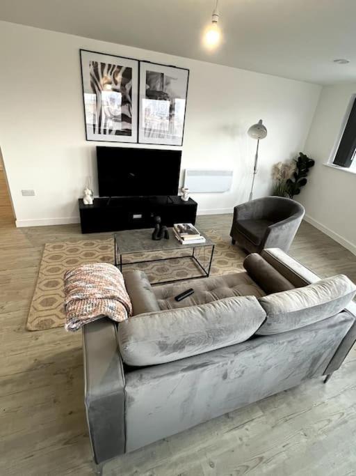 Luxurious City View Apartment In Salford Manchester Exterior photo